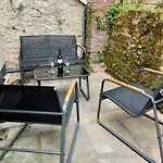 Contractor-Friendly 2-Bed Apartment - Fast Wifi And Free Overnight Parking