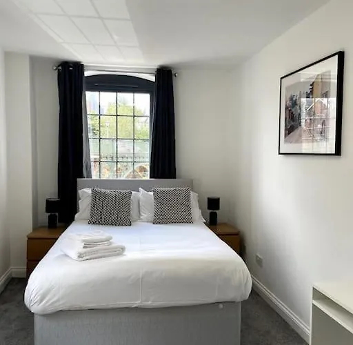 2 The Courtyard - Apartment For Business, Leisure Or Relocation