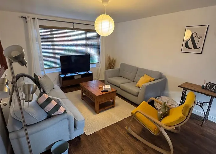 Light, Spacious & Simplistic 3 Bed Home