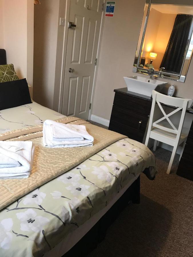 Braeside 3* Exeter