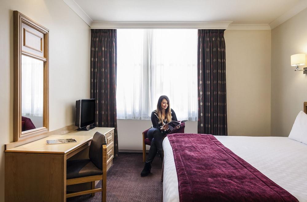 Mercure Rougemont Hotel 4*