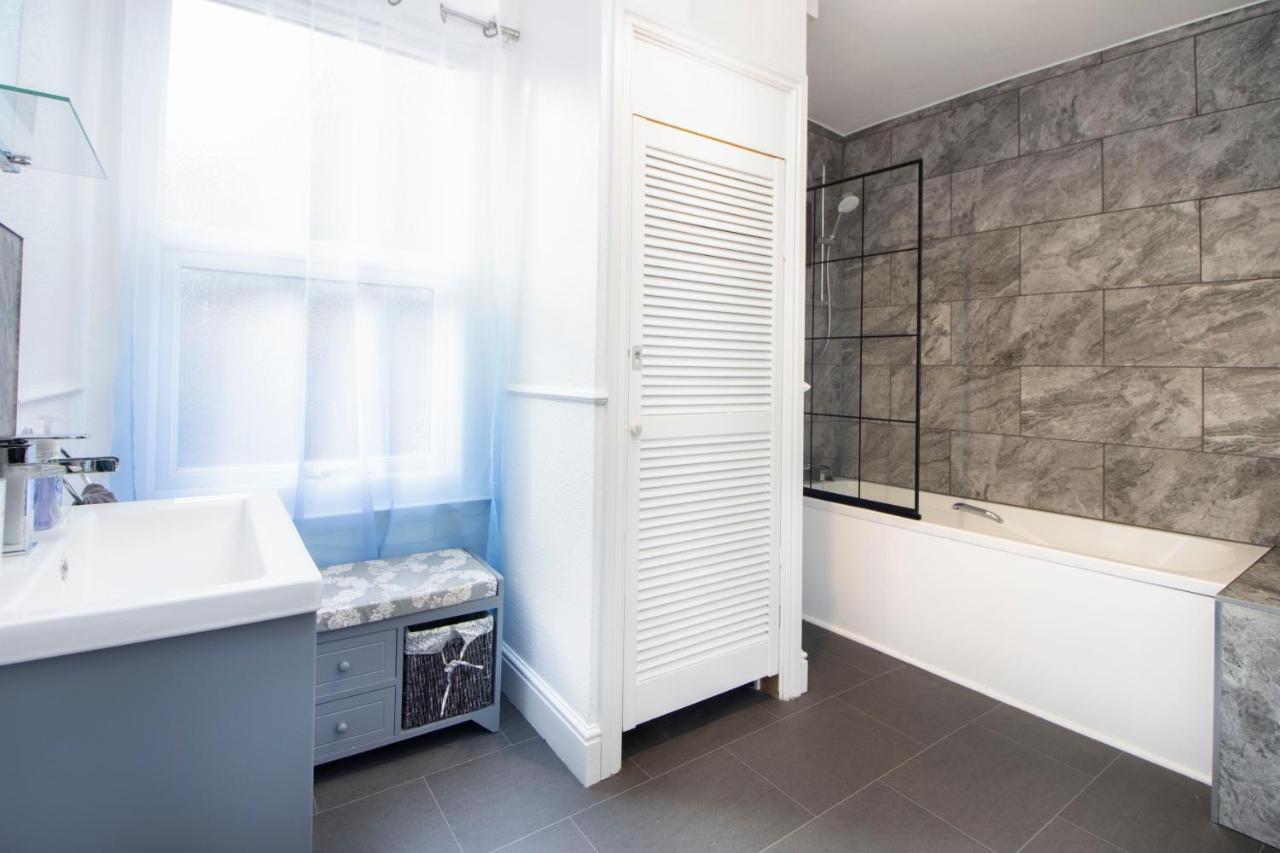 Holiday home Modern Quirky 2 Min Walk - Shops