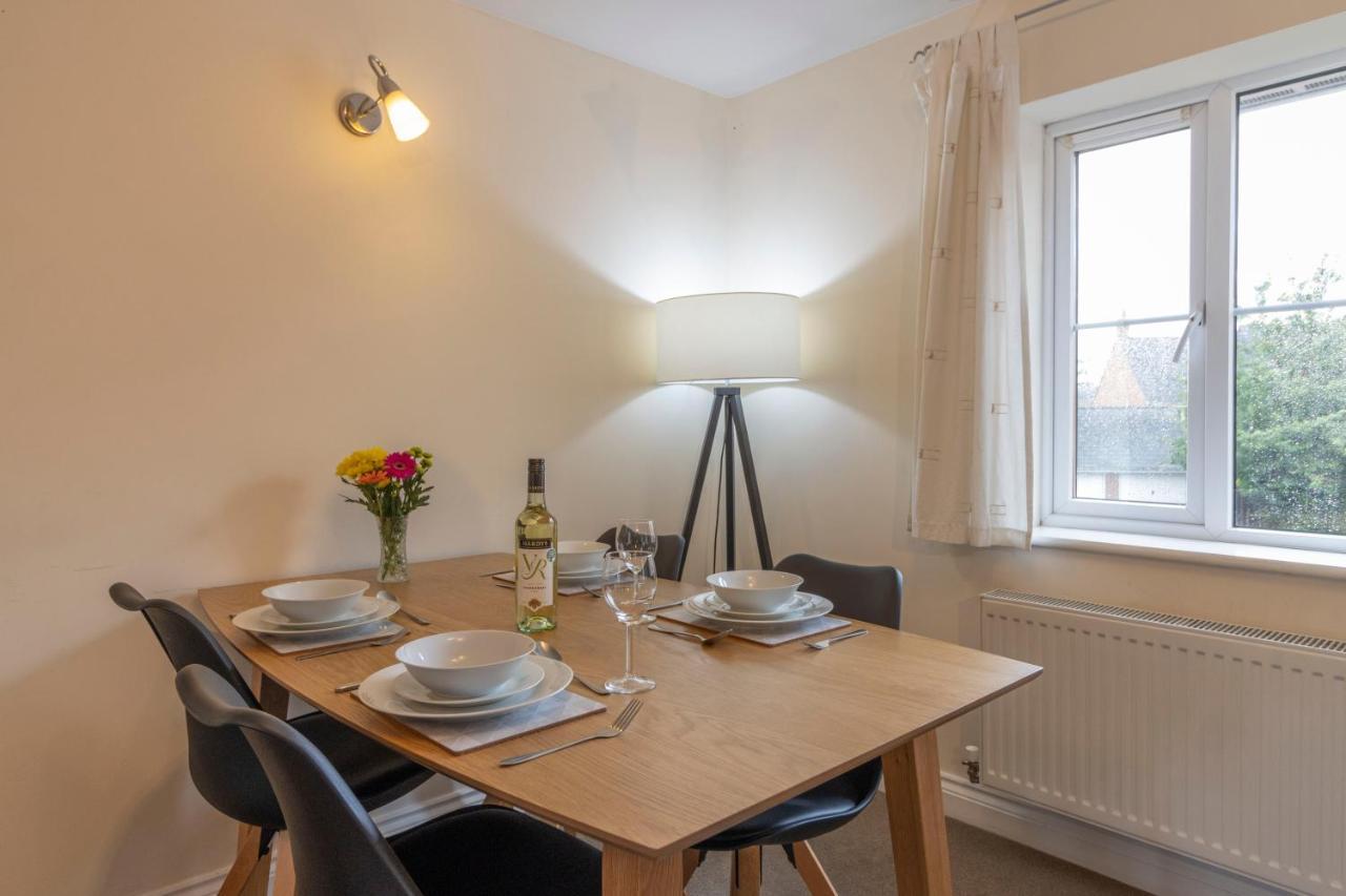 Apartment Opp Br - Contractors City, M5 Link, Sowton, Free Parking&wifi