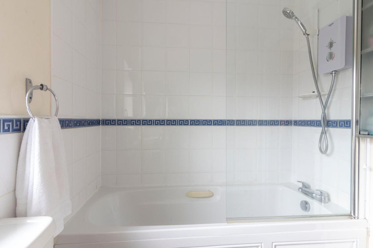 Opp Br - Contractors City, M5 Link, Sowton, Free Parking&wifi Exeter