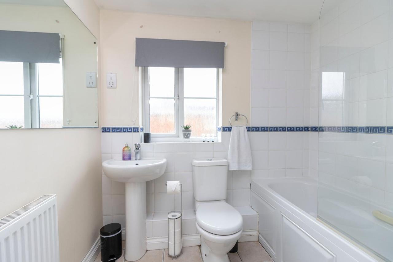 Opp Br - Contractors City, M5 Link, Sowton, Free Parking&wifi