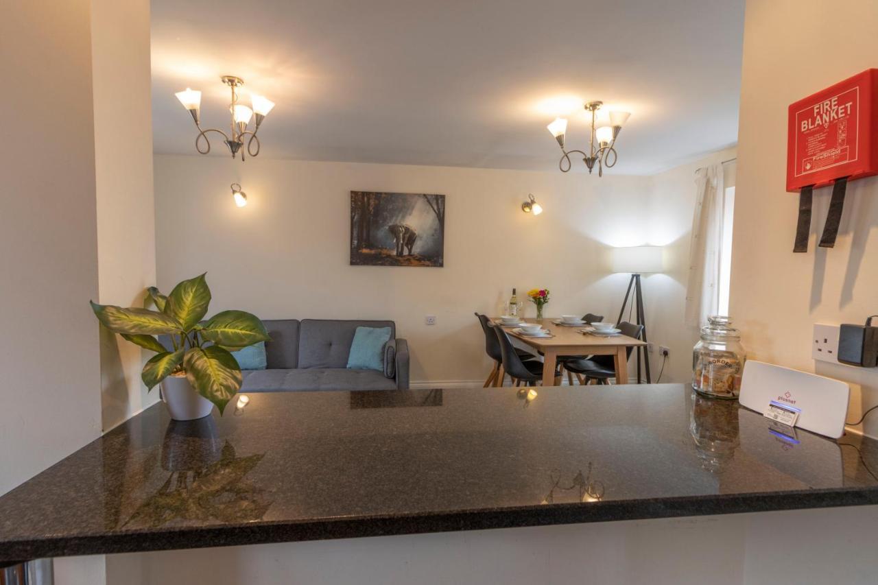 Opp Br - Contractors City, M5 Link, Sowton, Free Parking&wifi Apartment *