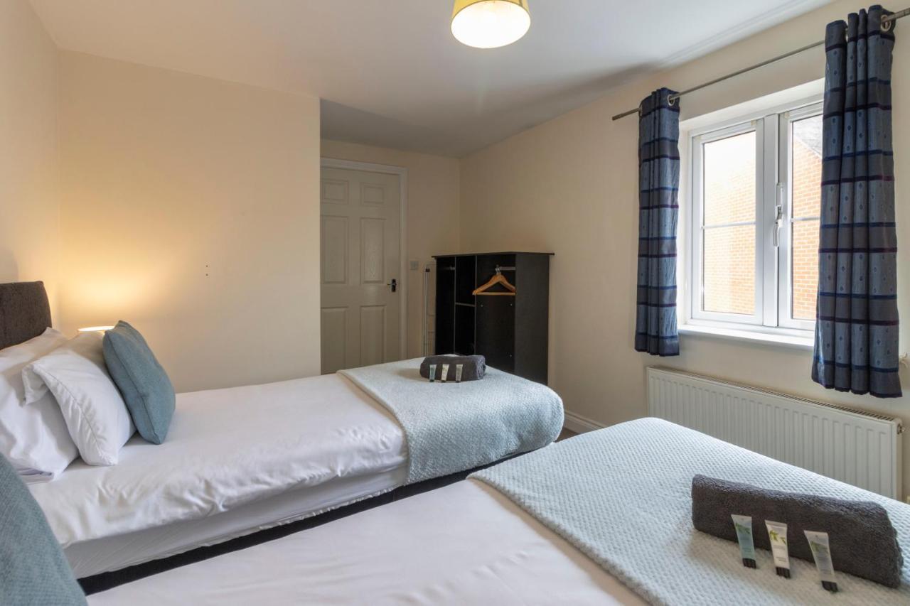 Opp Br - Contractors City, M5 Link, Sowton, Free Parking&wifi Apartment *