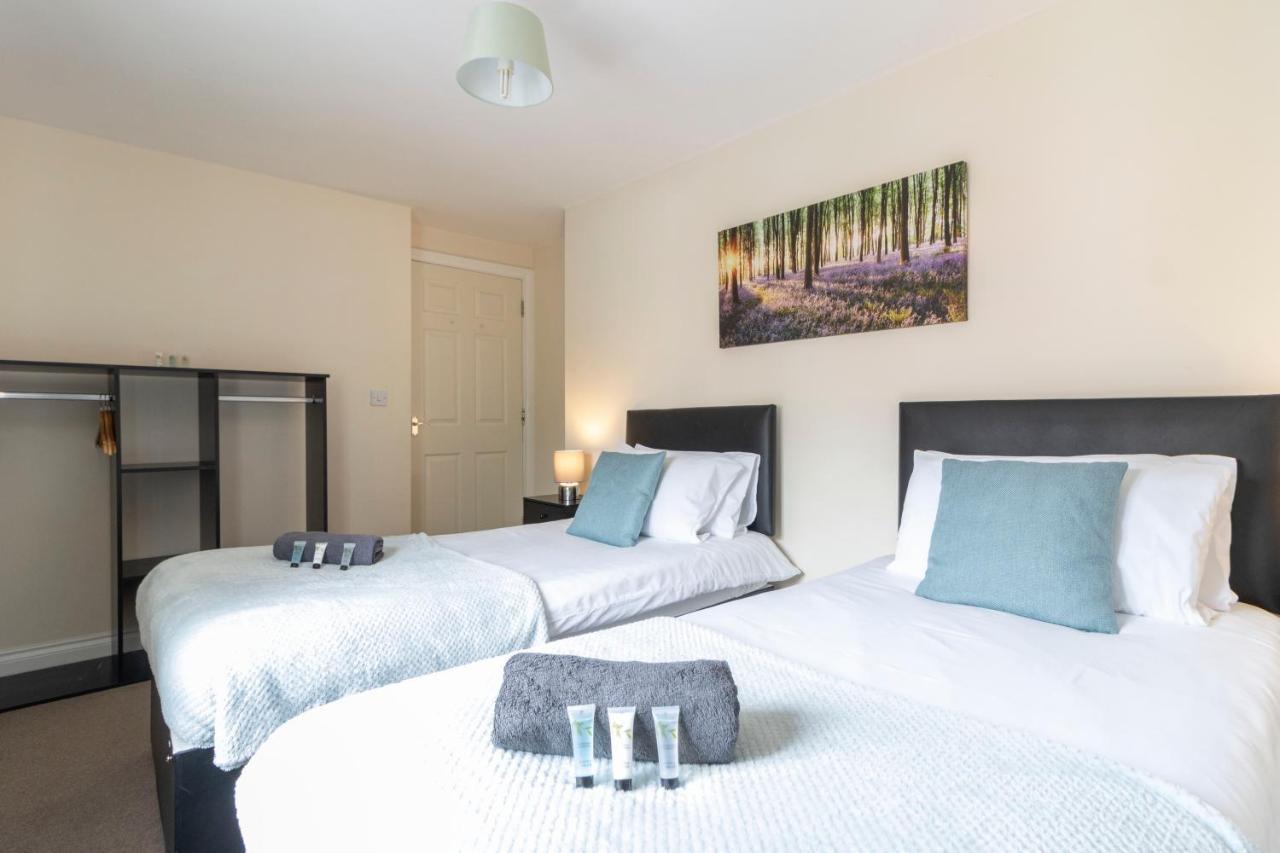 Opp Br - Contractors City, M5 Link, Sowton, Free Parking&wifi