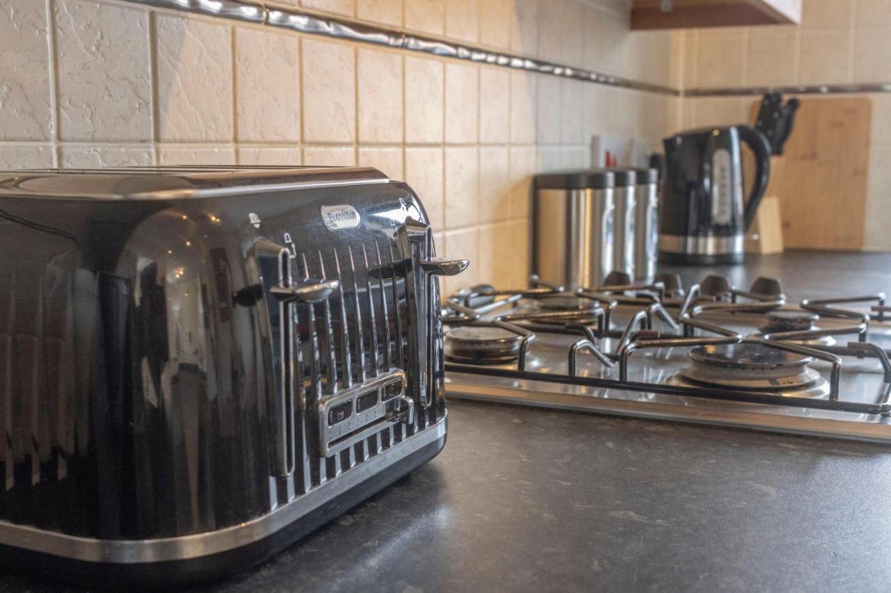 Opp Br - Contractors City, M5 Link, Sowton, Free Parking&wifi *