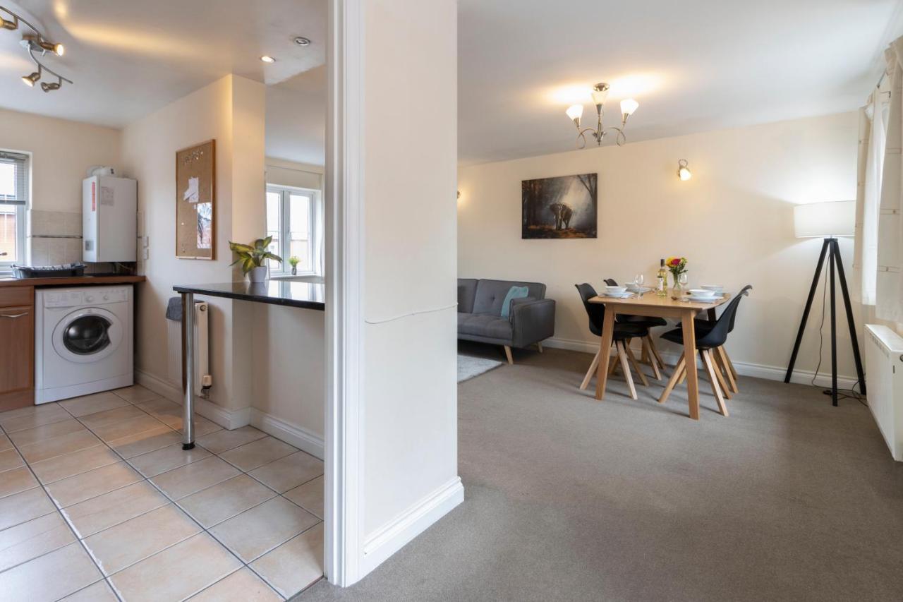 Opp Br - Contractors City, M5 Link, Sowton, Free Parking&wifi * Exeter