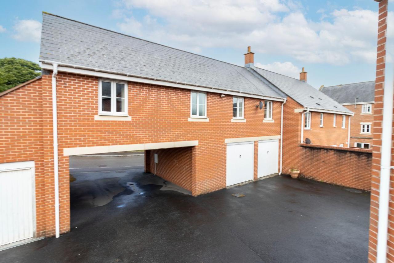 Opp Br - Contractors City, M5 Link, Sowton, Free Parking&wifi Apartment *