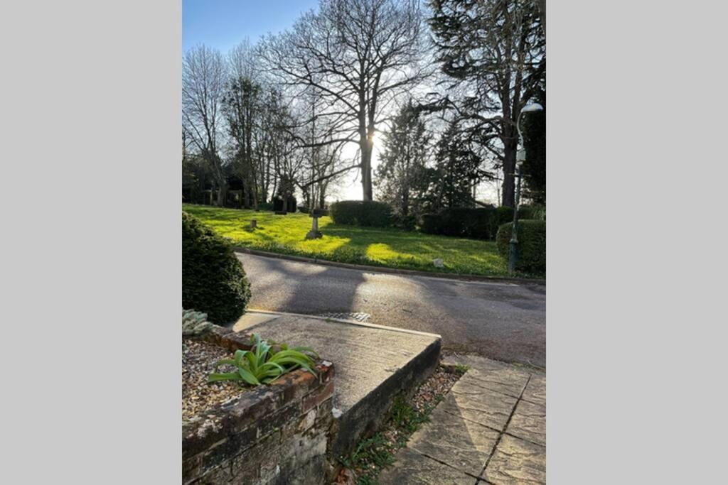 Casa de férias Nomihomes-otis House-free Parking X 2-central -10ppl Exeter