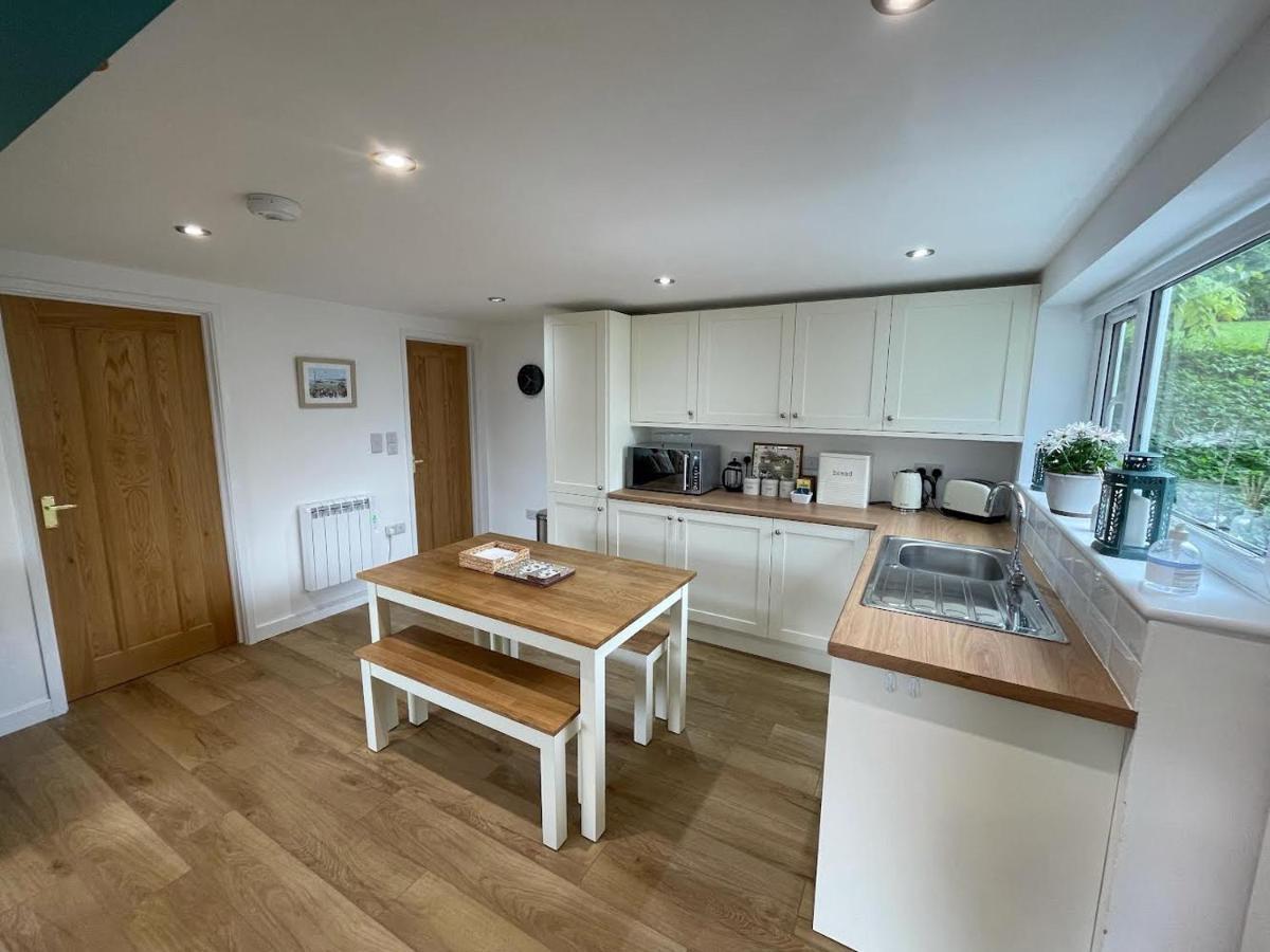 Lovely Ground Floor In Quiet Village Apartamento Exeter