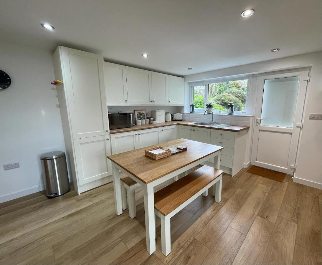 Lovely Ground Floor In Quiet Village Exeter