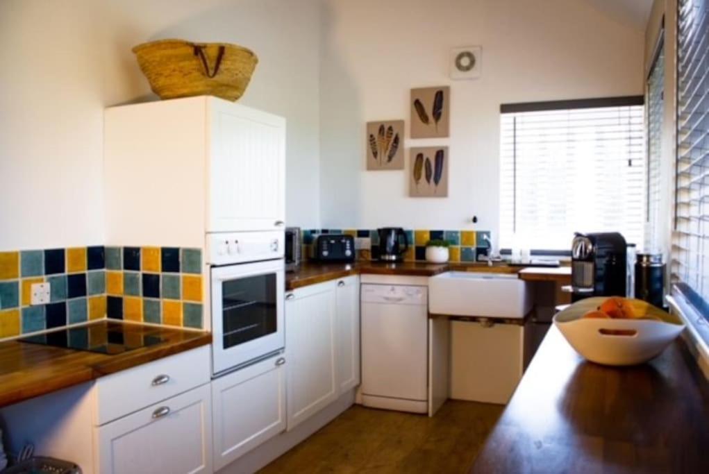 Hues Piece Paynes Farm * Exeter