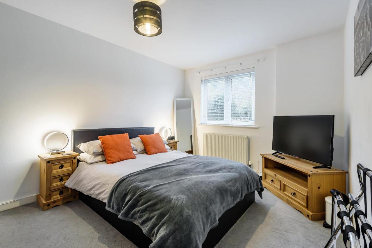 Holiday home Stylish 2 Bedroom Apartment, Exeter, Parking On Site