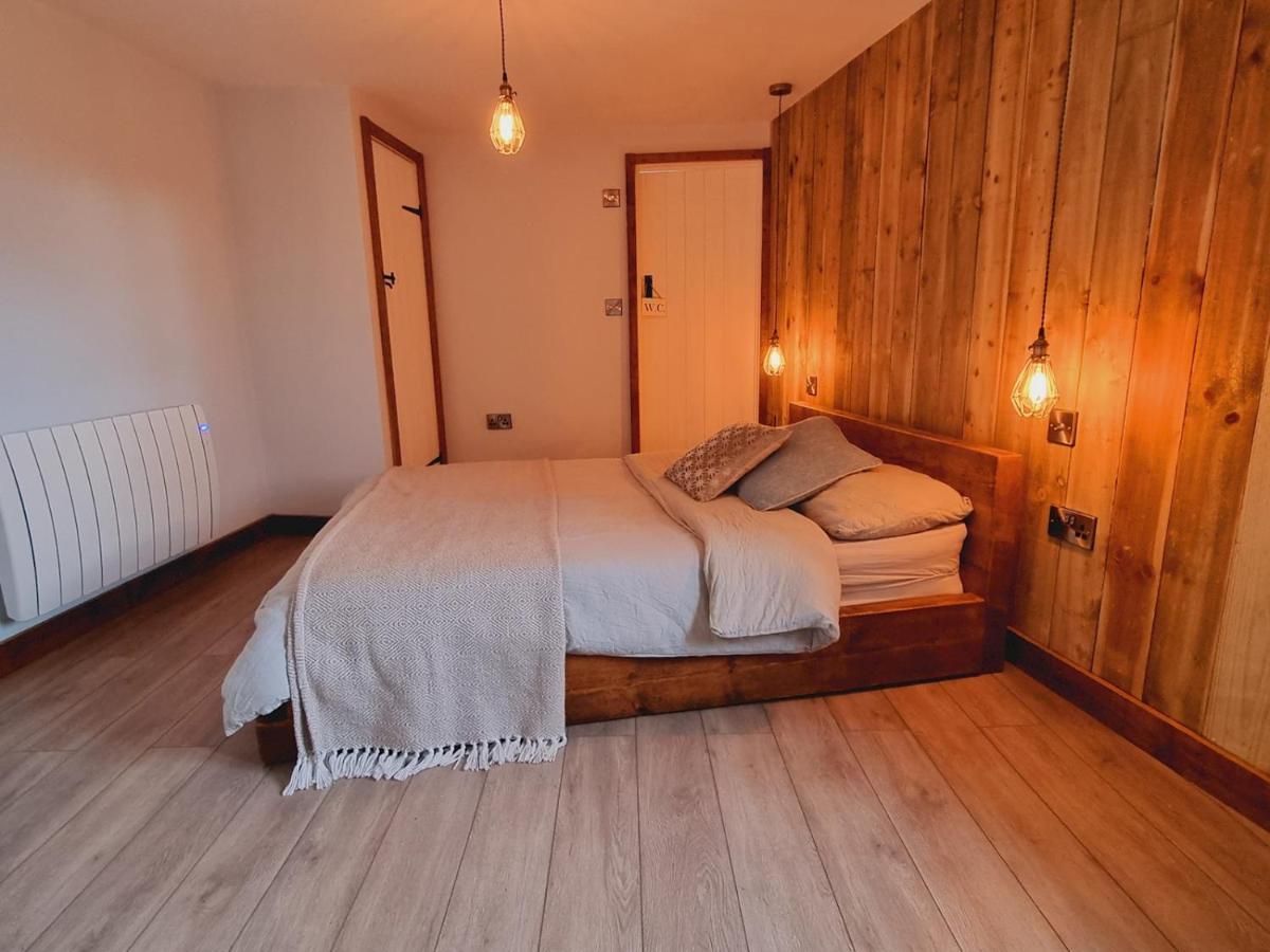 Pass The Keys Charming 19th Century Country For 2 Guests Exeter