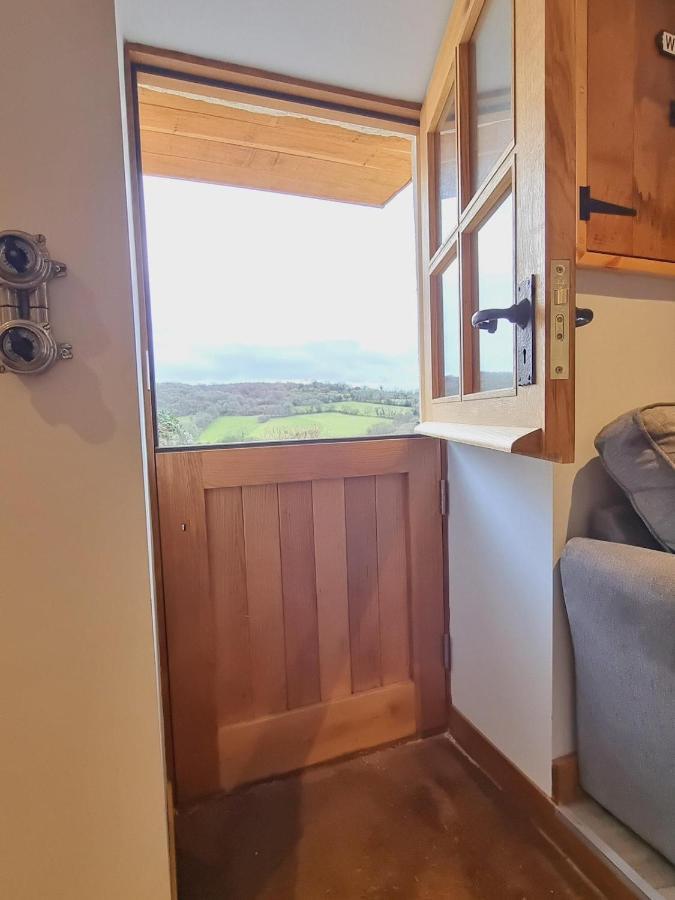 Pass The Keys Charming 19th Century Country For 2 Guests Holiday home