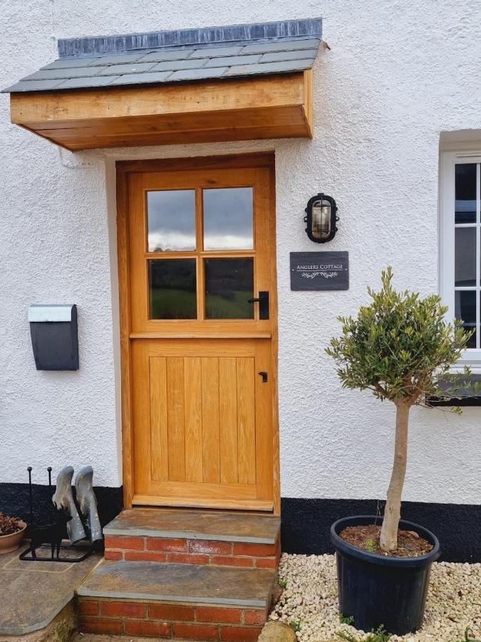 Pass The Keys Charming 19th Century Country For 2 Guests Holiday home *