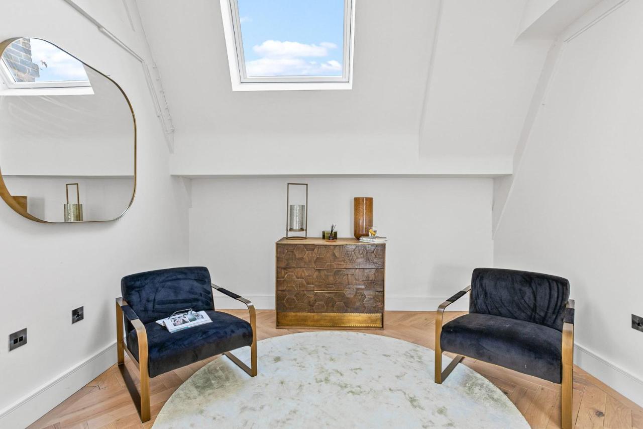 Cathedral Penthouse - Opulent, Elegant With Terrace Views Over Majestic Exeter