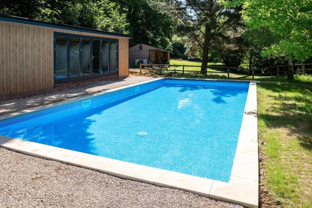 Casa de férias Osbornes House Near With Swimming Pool Exeter