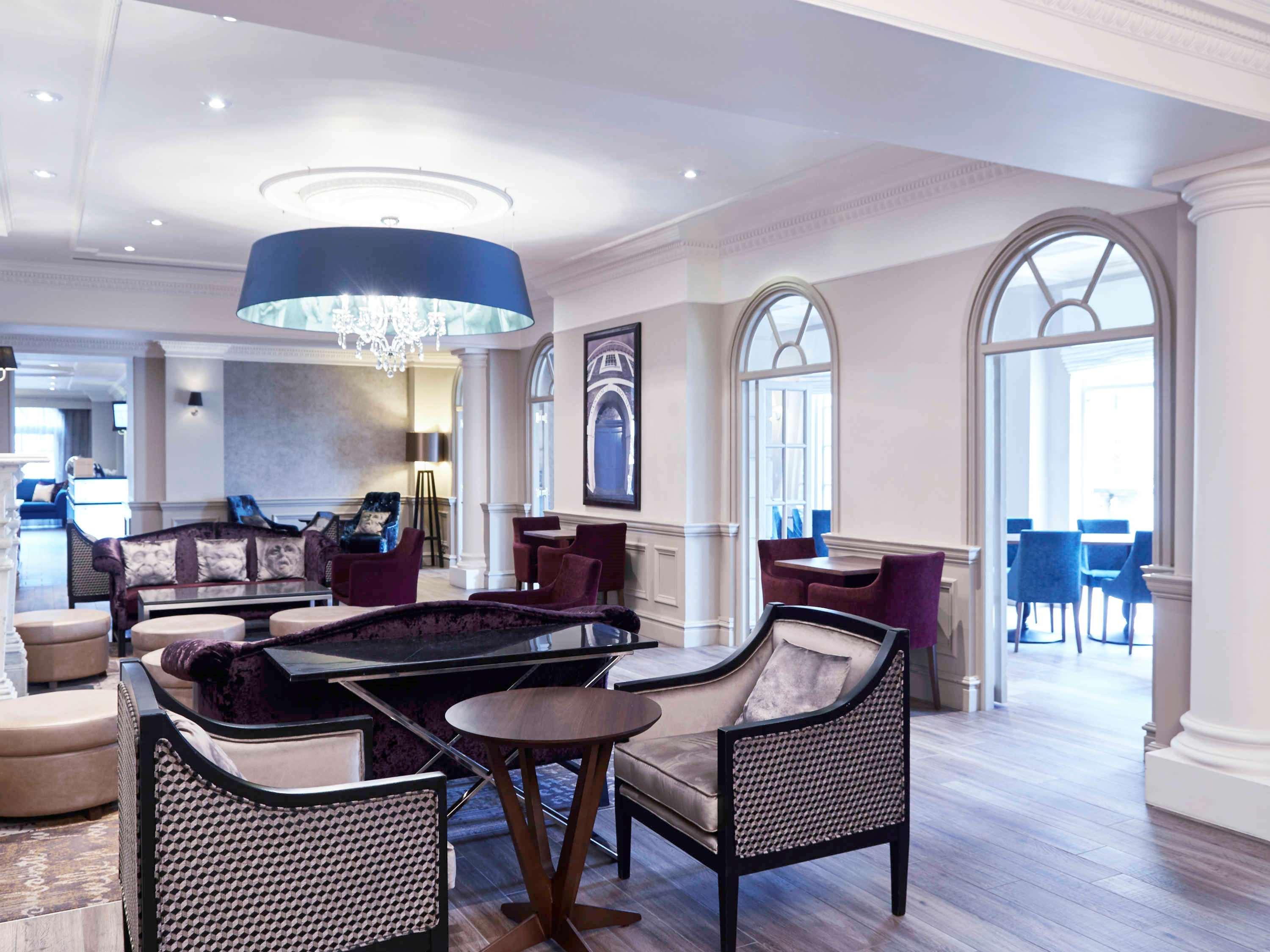 Mercure Southgate 4*