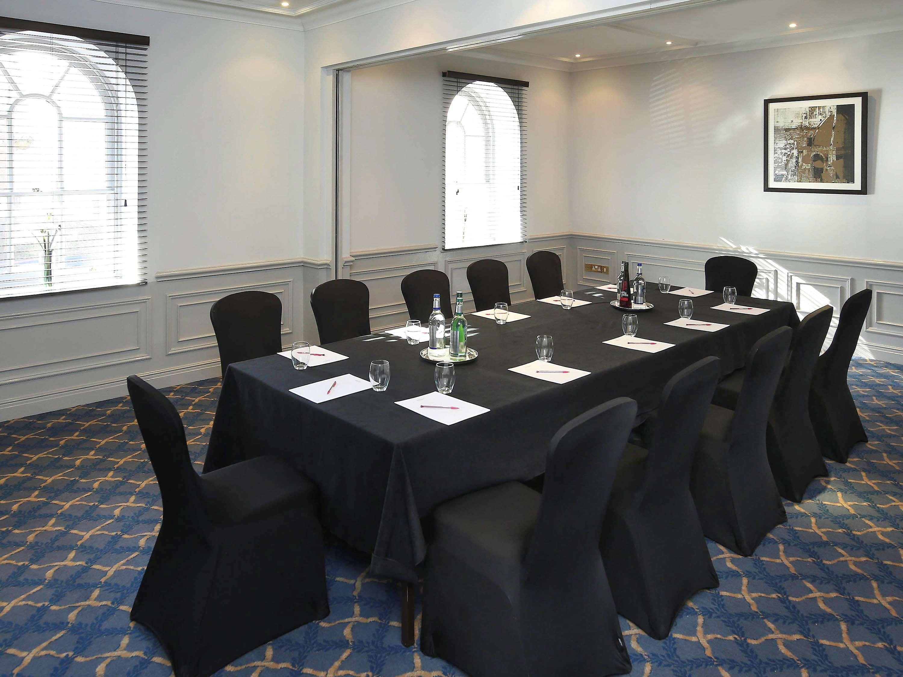 Mercure Southgate Hotel