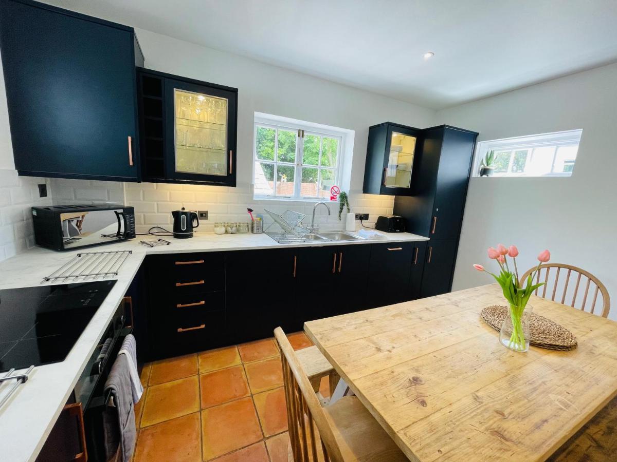 Casa de férias Nomihomes-otis House-free Parking X 2-central -10ppl Exeter
