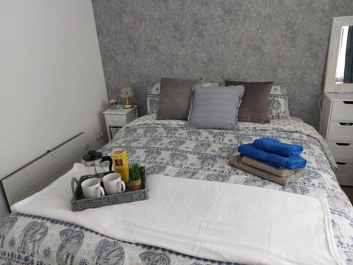 Comfortable 2 Bedroom House In Historic Apartment Exeter