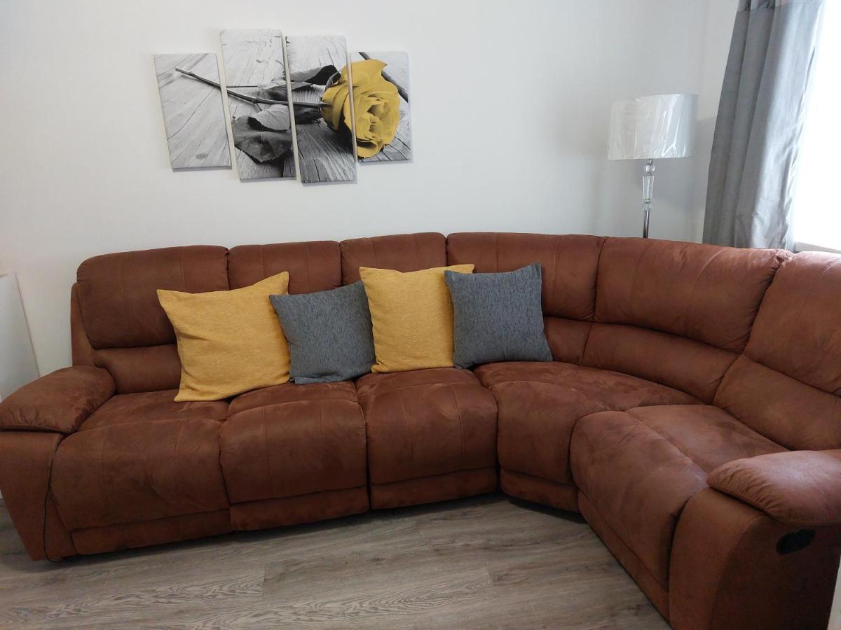 Comfortable 2 Bedroom House In Historic Apartment
