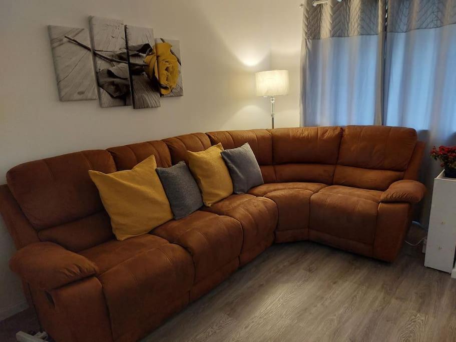 Comfortable 2 Bedroom House In Historic Apartment