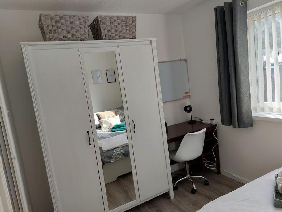 Comfortable 2 Bedroom House In Historic * Exeter