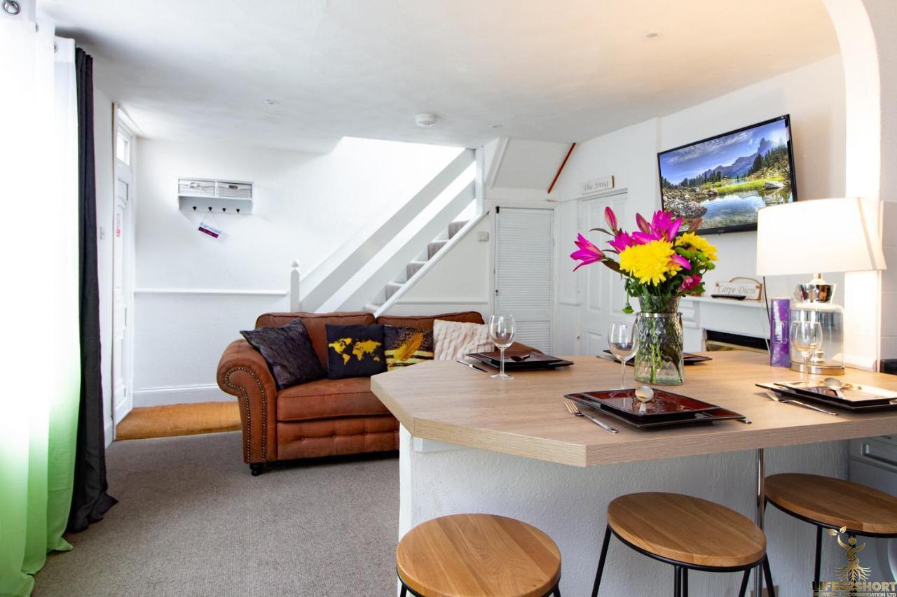 Modern Quirky 2 Min Walk - Shops Exeter