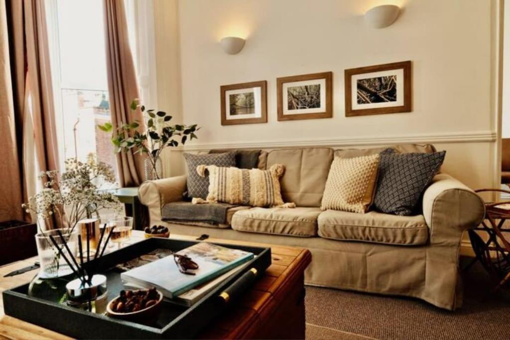 Nomi Homes*exeter*city*centre*uni*chiefs*beaches *