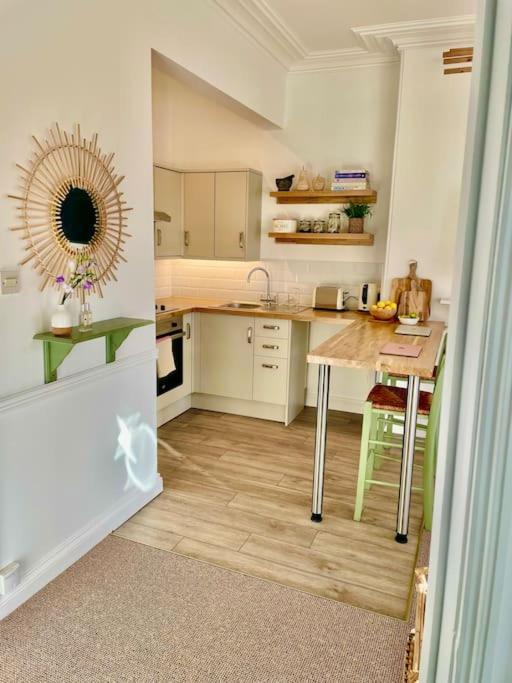 Nomi Homes*exeter*city*centre*uni*chiefs*beaches