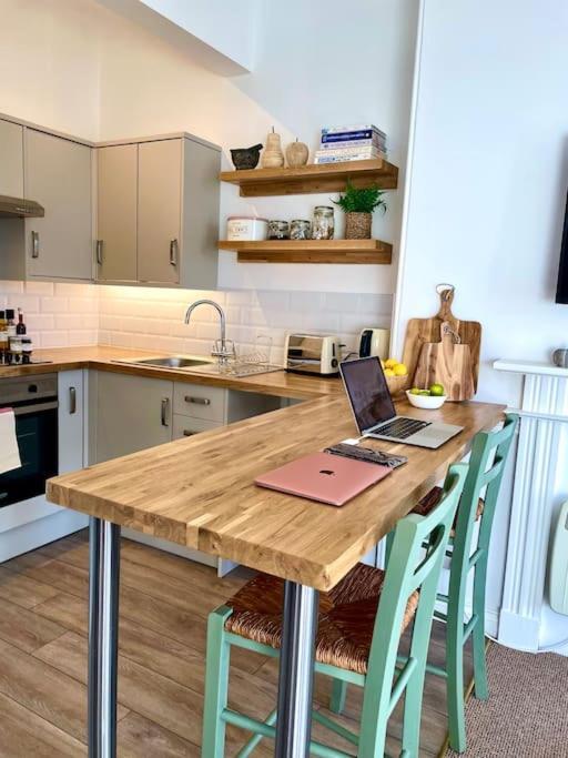 Nomi Homes*exeter*city*centre*uni*chiefs*beaches Apartamento