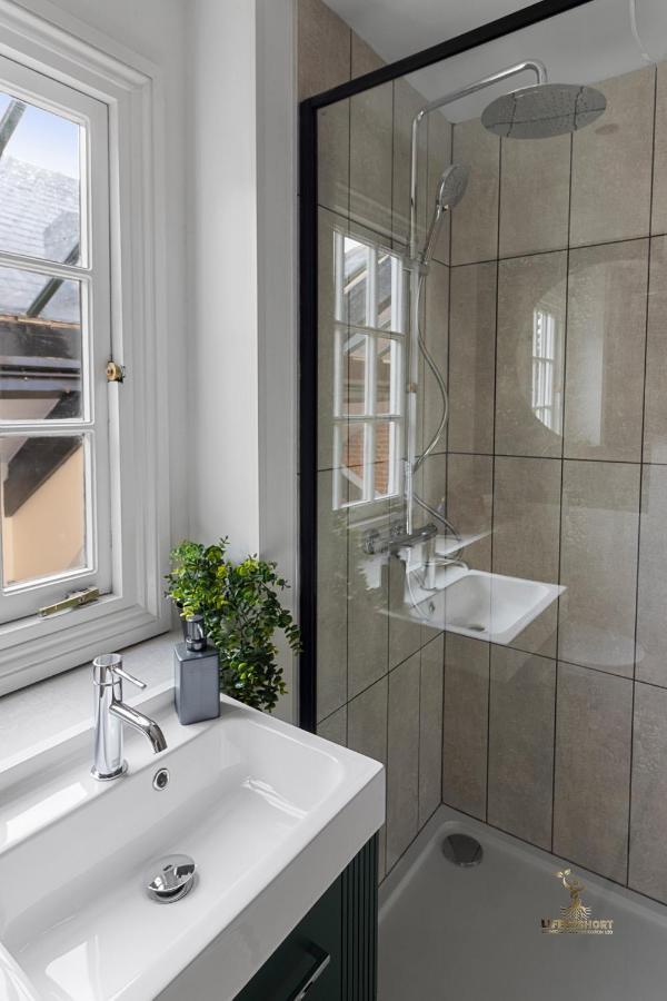 Apartment Luxe Courtyard For 4 Near Centre *