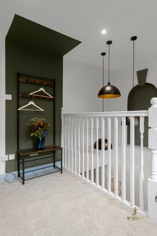 Luxe Courtyard For 4 Near Centre Apartment