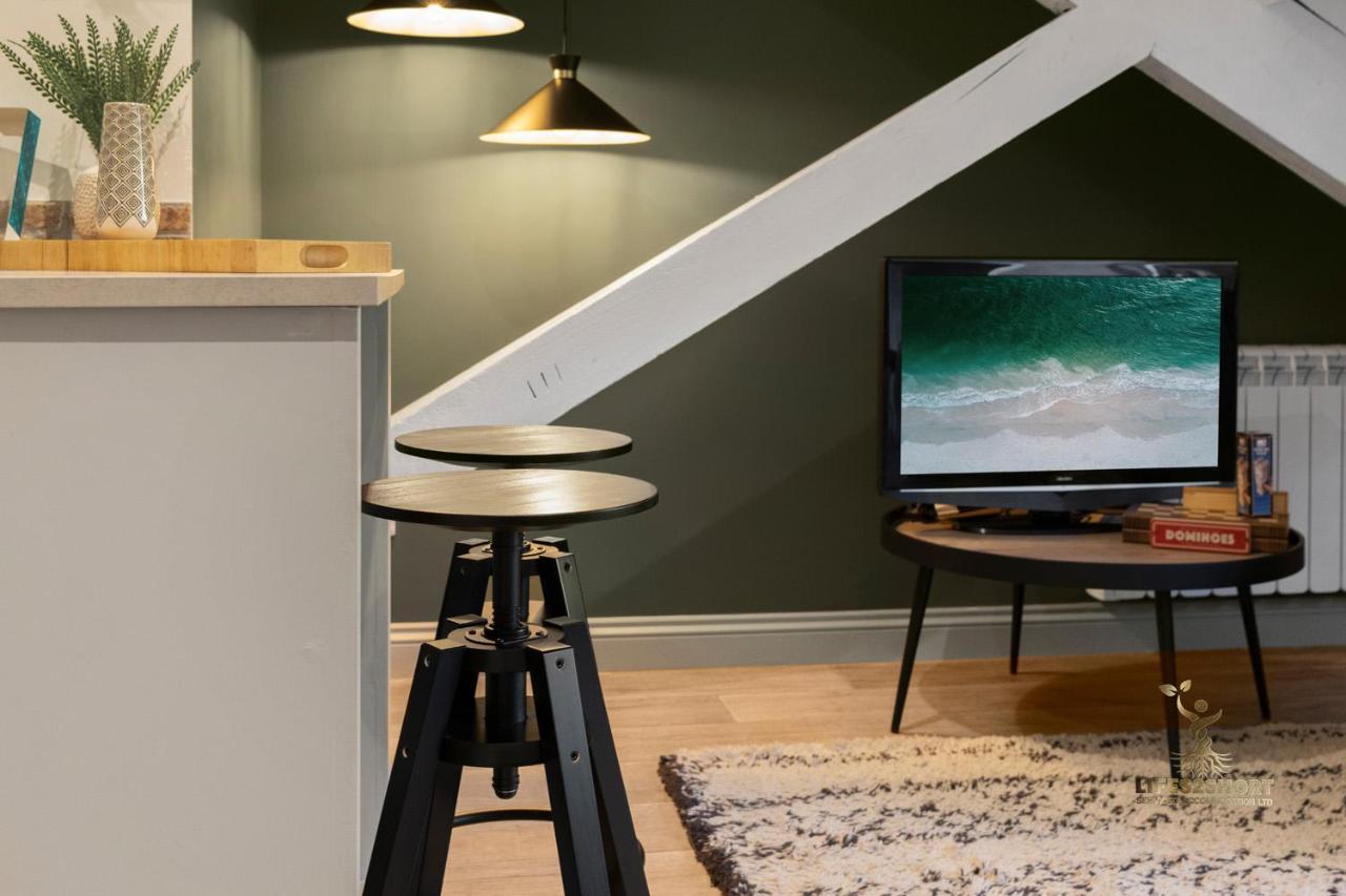 Apartment Luxe Courtyard For 4 Near Centre Exeter