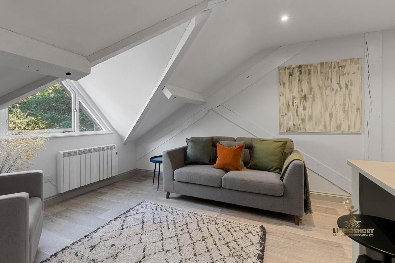Luxe Courtyard For 4 Near Centre Apartment Exeter