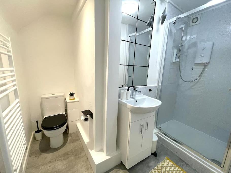 Apartment Modern Apartment; 10min Walk To Town & Quay