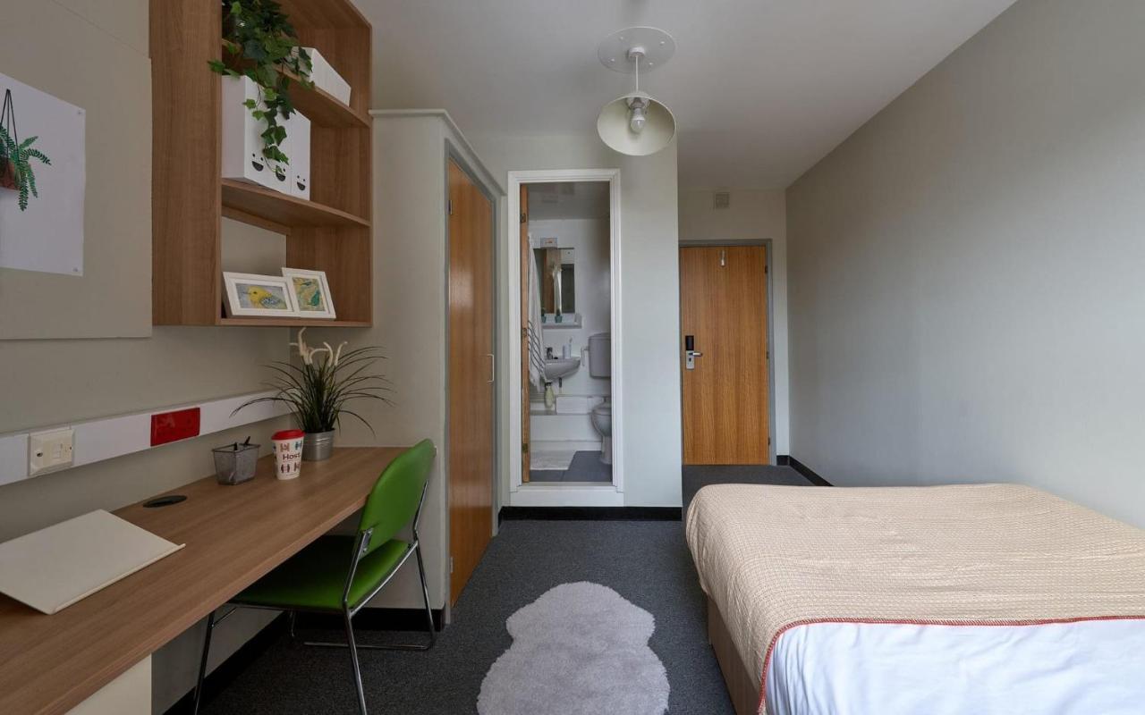 For Students Only Trendy Non-ensuite At Northernhay House In