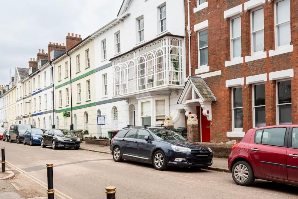 Beautiful Centre Flat With Free Parking Apartment *