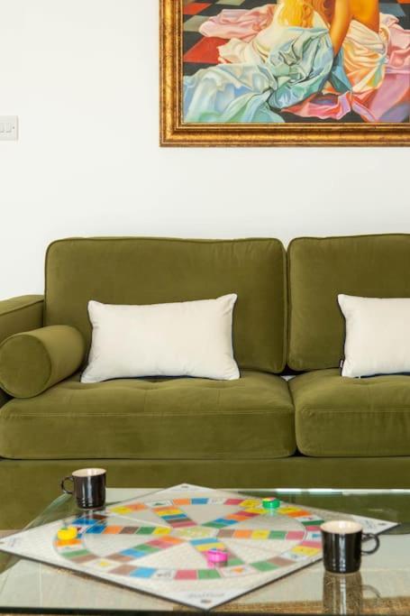 Beautiful Centre Flat With Free Parking Apartment *