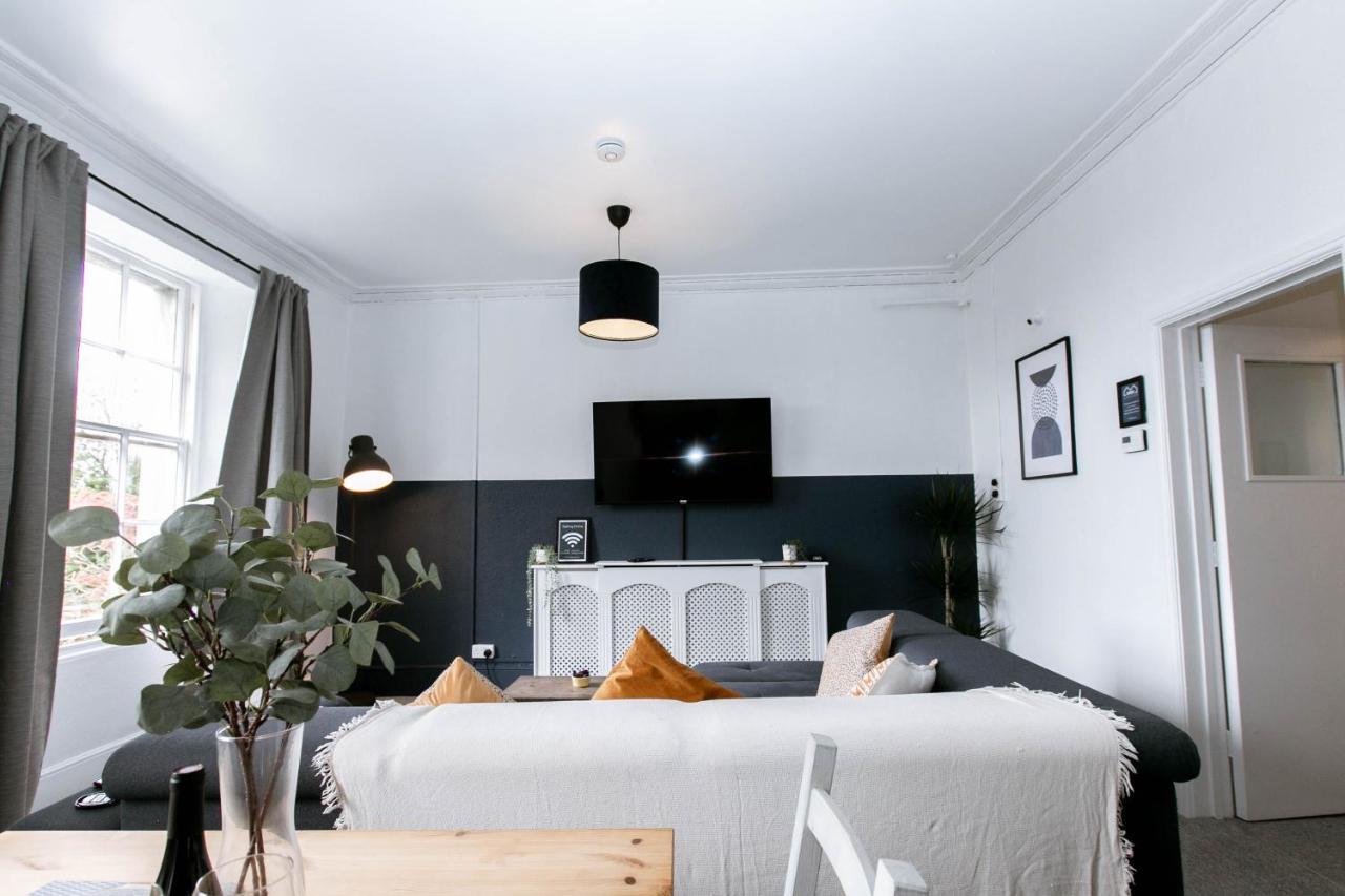 Apartment Peaceful Apartment, Private Parking, Long Prices, Close To Uni, Hosp, Centre *