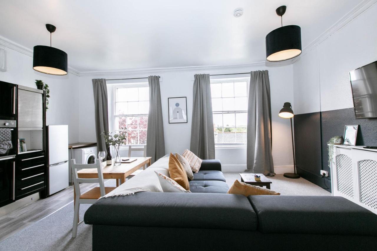 Apartment Peaceful Apartment, Private Parking, Long Prices, Close To Uni, Hosp, Centre *