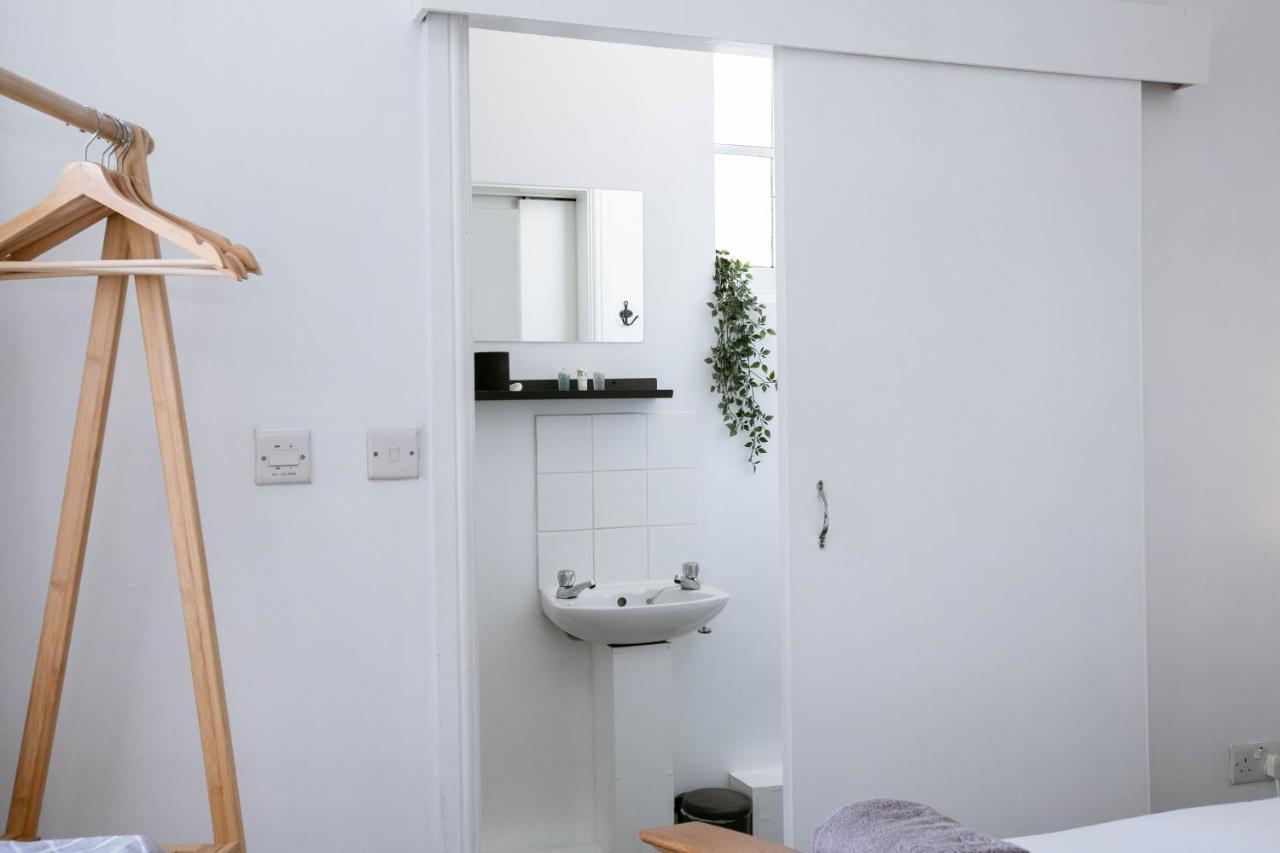 Apartment Peaceful Apartment, Private Parking, Long Prices, Close To Uni, Hosp, Centre
