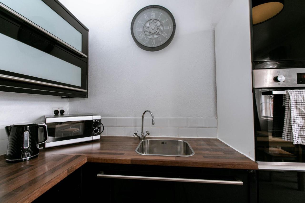 Peaceful Apartment, Private Parking, Long Prices, Close To Uni, Hosp, Centre Exeter