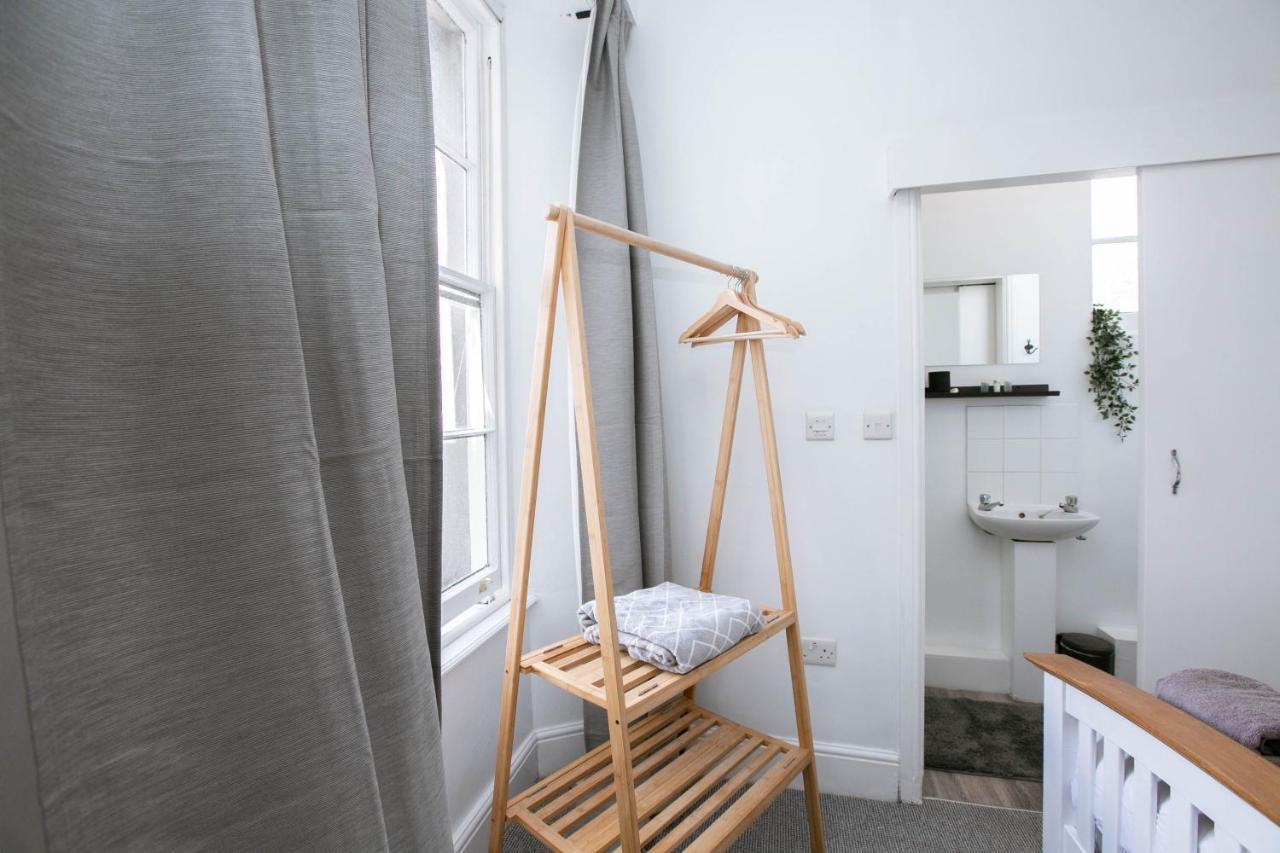 Peaceful Apartment, Private Parking, Long Prices, Close To Uni, Hosp, Centre * Exeter