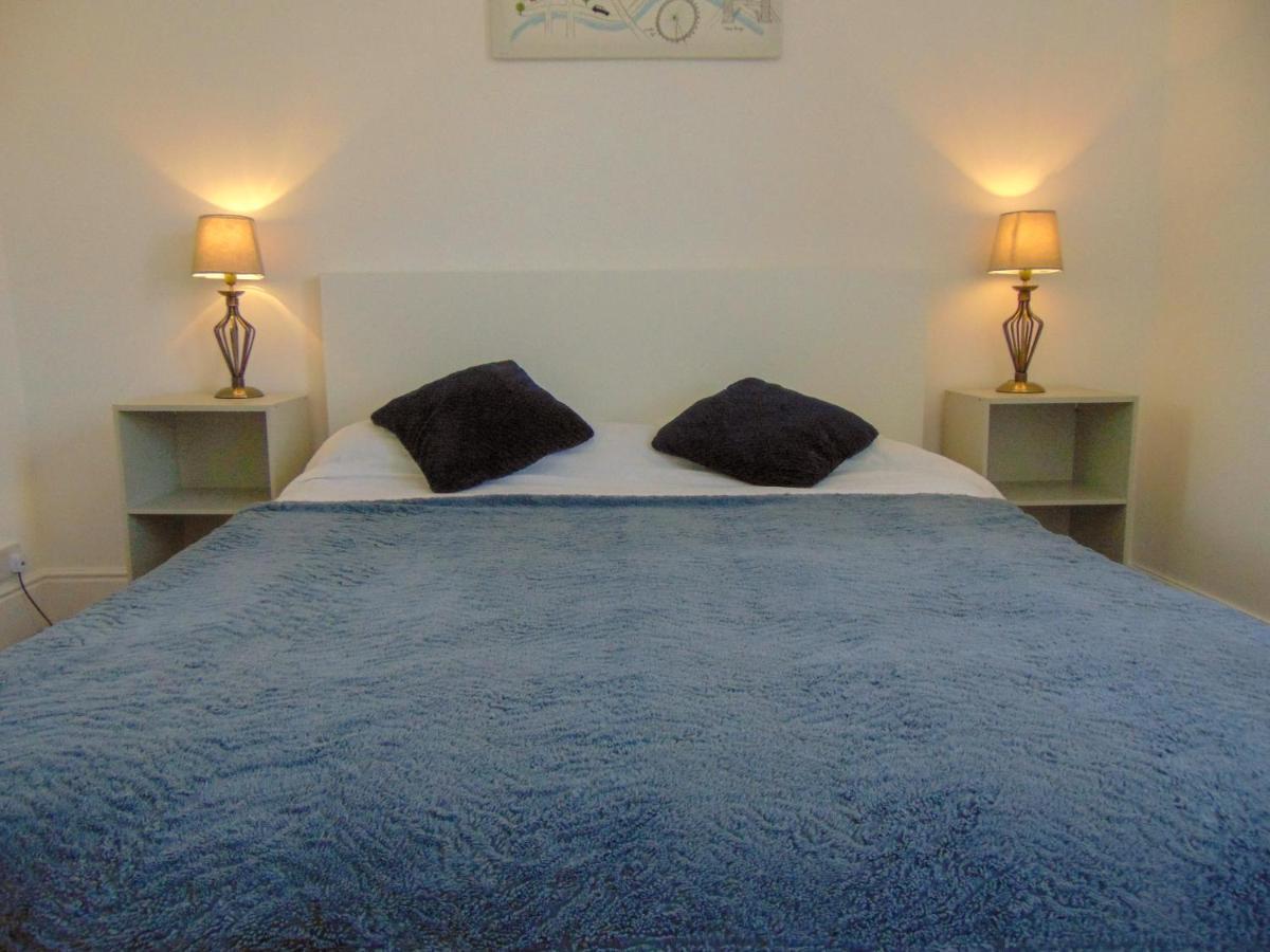 Cosy For Work Or Leisure, Rd&e 20min Walk, Easy Access To City Centre Appartement
